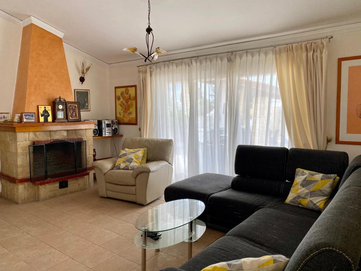 6 Bdr Villa With Tennis Court Pafos Zewnętrze zdjęcie