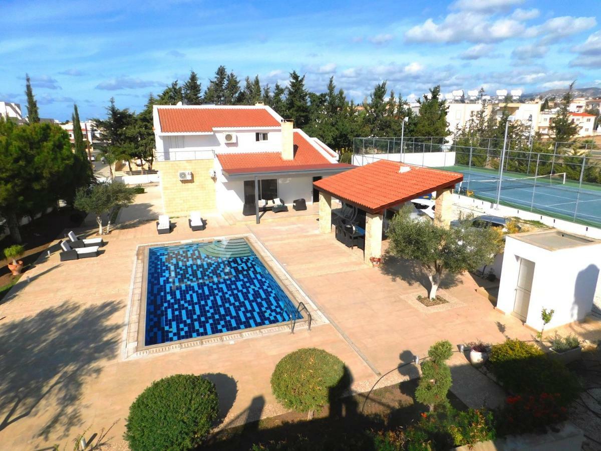 6 Bdr Villa With Tennis Court Pafos Zewnętrze zdjęcie